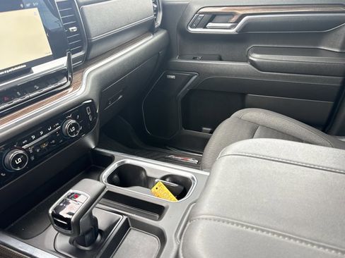 Used 2024 Chevrolet Silverado 1500 LT Trail Boss w/ Convenience Package II AWD/4WD image 23