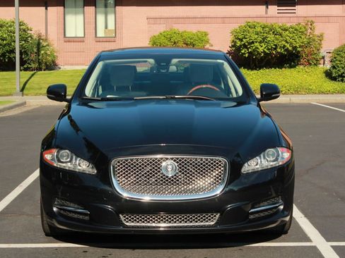 Used 2012 Jaguar XJ RWD image 2