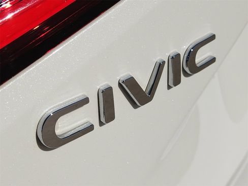 Certified 2024 Honda Civic EX-L image 10