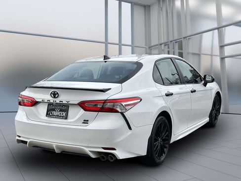 Used 2020 Toyota Camry SE image 5