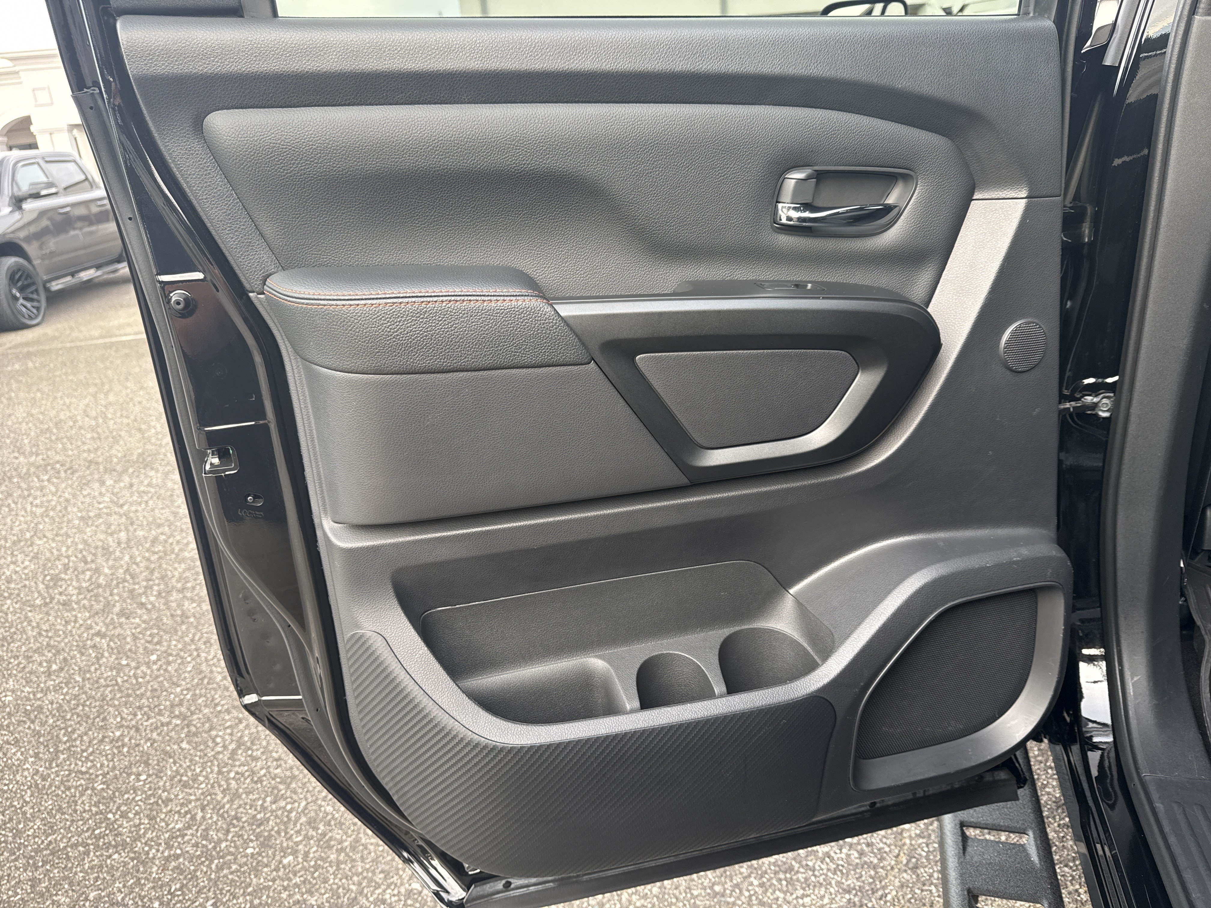 Used 2023 Nissan Titan PRO-4X AWD/4WD image 21