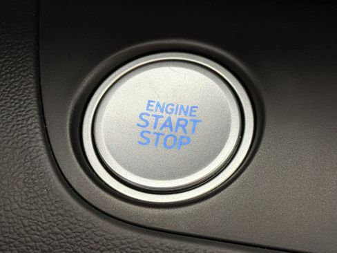 Used 2024 Hyundai Elantra SEL FWD image 26