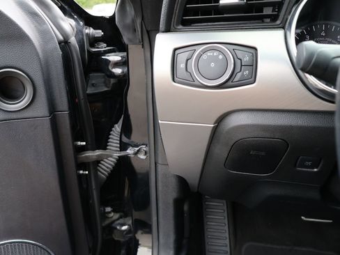 Used 2019 Ford Mustang GT Premium RWD image 33