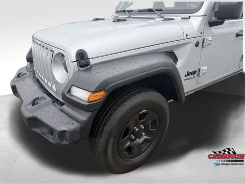 Used 2022 Jeep Wrangler Unlimited Sport image 14