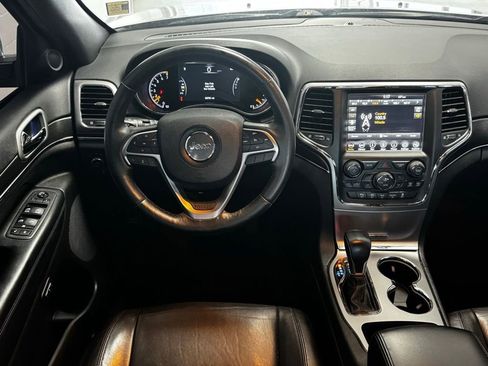 Used 2018 Jeep Grand Cherokee Limited image 11