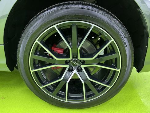 Used 2019 Audi Q8 Prestige image 16