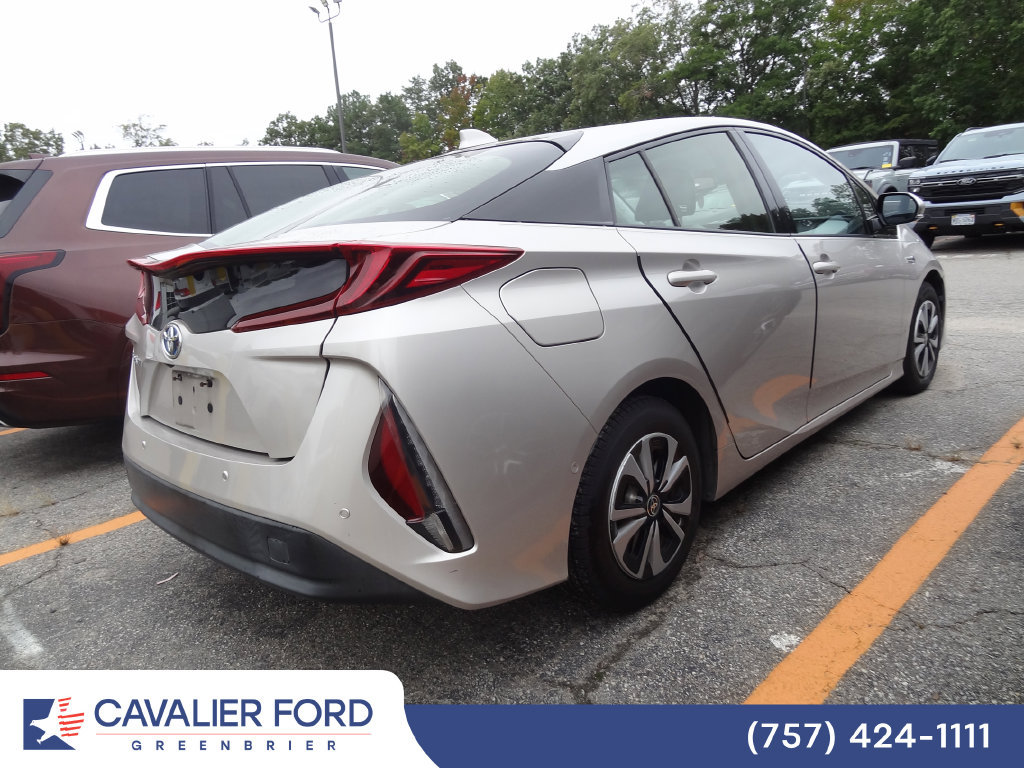 Used 2017 Toyota Prius Prime Advanced w/ Carpet Mat Package FWD image 5