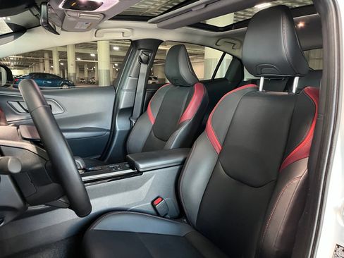 Used 2024 Toyota Prius Prime FWD image 16
