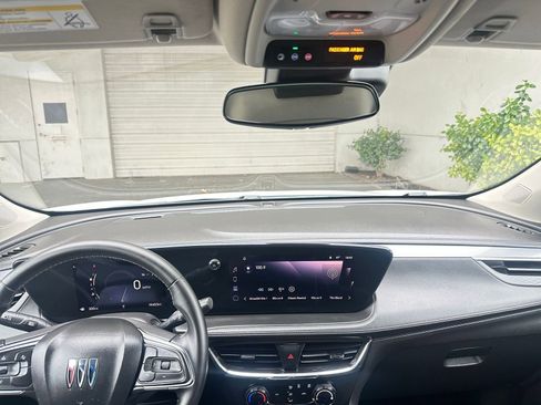 Used 2025 Buick Encore GX Preferred image 33