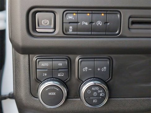 Certified 2023 GMC Yukon XL SLT image 17