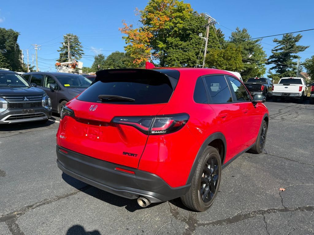Used 2024 Honda HR-V Sport image 5