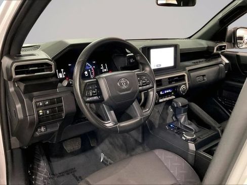 Used 2025 Toyota Tacoma SR w/ SR Upgrade Package AWD/4WD image 14