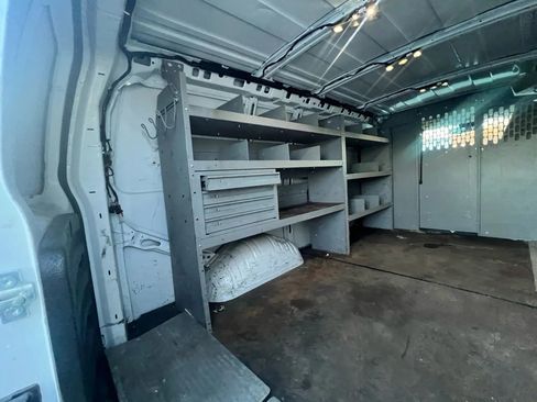 Used 2021 Chevrolet Express 3500 w/ Driver Convenience Package RWD image 10