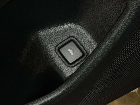 Used 2018 Honda Accord Sport image 11