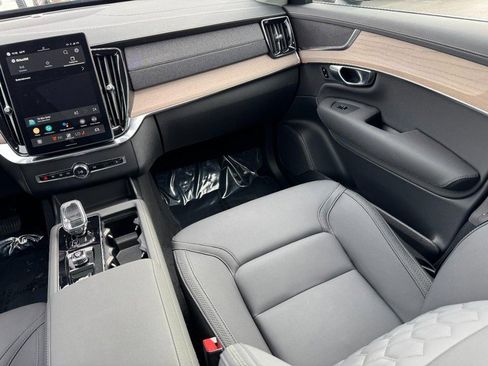 Certified 2025 Volvo XC90 B5 Plus image 16