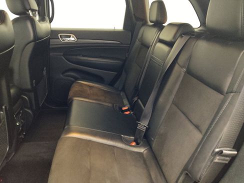 Used 2019 Jeep Grand Cherokee Altitude image 18