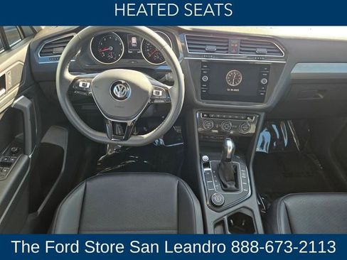 Used 2020 Volkswagen Tiguan SE w/ Panoramic Sunroof Package image 11