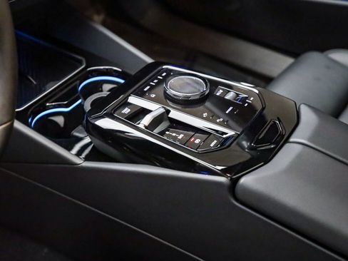 Certified 2024 BMW i5 M60 w/ Premium Package image 24