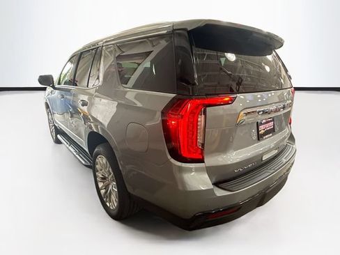 Used 2023 GMC Yukon SLE w/ LPO, Floor Liner Package AWD/4WD image 8
