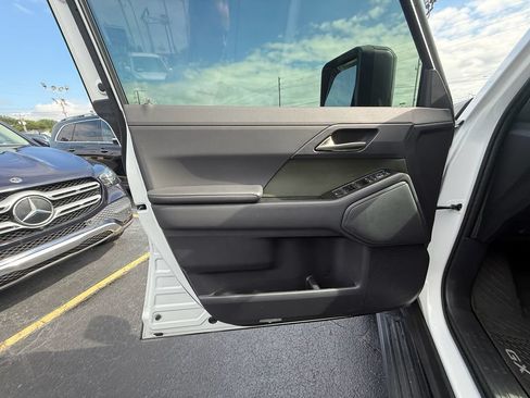 Used 2024 Lexus GX 550 AWD/4WD image 12