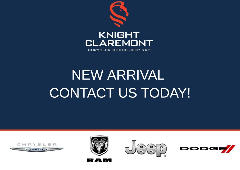 Used 2024 Cadillac XT4 Premium Luxury w/ Cold Weather Package FWD image 3