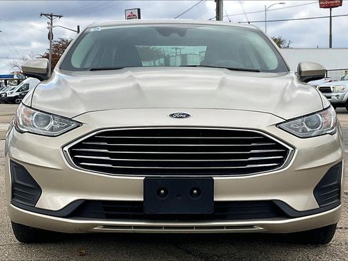 Used 2019 Ford Fusion SE image 3