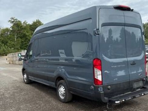 Used 2022 Ford Transit 250 148 High Roof Extended AWD w/ Parcel Delivery Package image 10