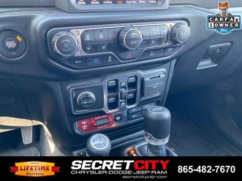 Used 2023 Jeep Wrangler Unlimited Rubicon 4xe w/ Cold Weather Group AWD/4WD image 17