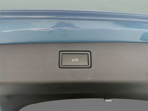 Used 2025 Volkswagen Tiguan SEL R-Line image 28