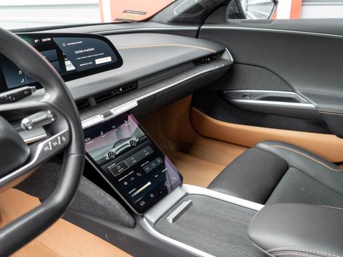Used 2024 Lucid Air Touring AWD/4WD image 16