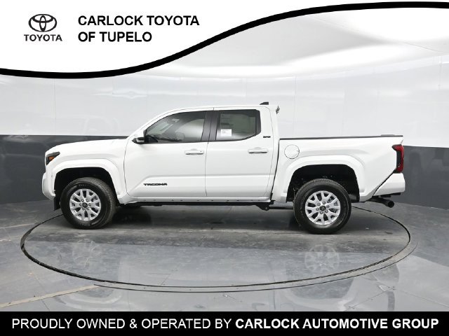Used 2025 Toyota Tacoma SR5 AWD/4WD image 10