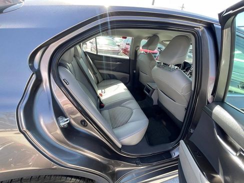 Used 2021 Toyota Camry SE FWD image 14
