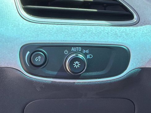 Used 2021 Chevrolet Bolt LT FWD image 16