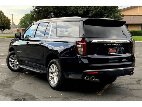 Used 2023 Chevrolet Suburban Premier image 12