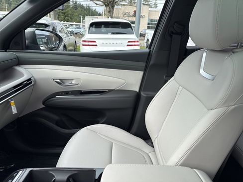 Used 2025 Hyundai Tucson Limited image 33