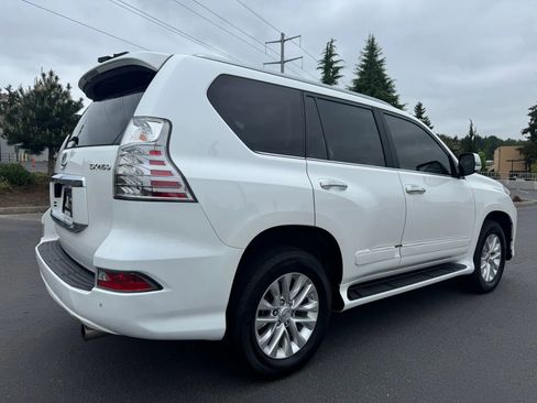 Used 2014 Lexus GX 460 w/ Premium Package AWD/4WD image 11