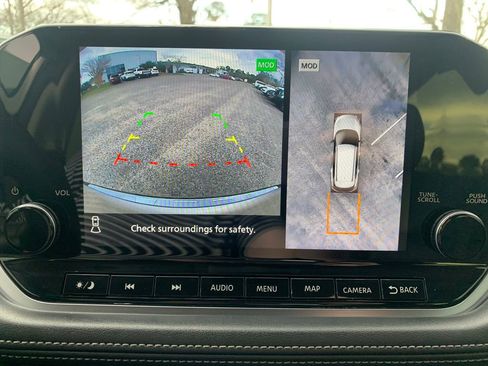 Used 2023 Nissan Rogue Platinum w/ Platinum Premium Package image 17