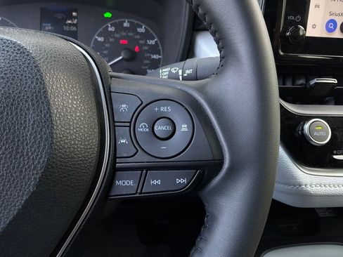 Used 2024 Toyota Corolla SE w/ SE Package image 36