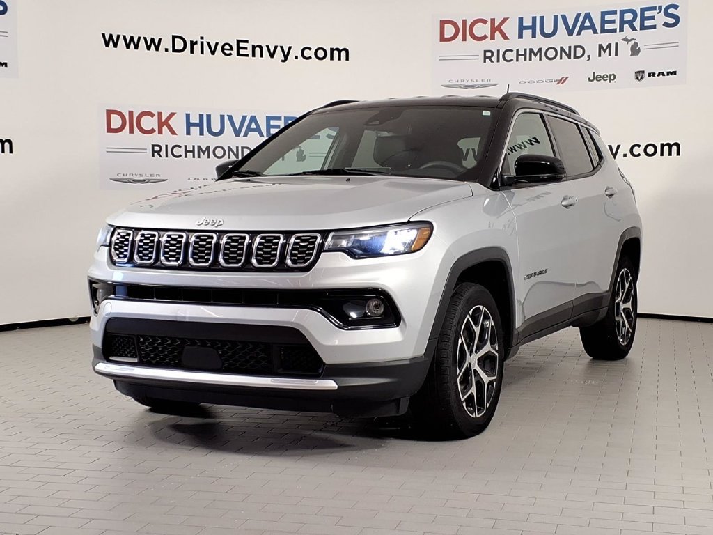 Used 2024 Jeep Compass Limited AWD/4WD image 1