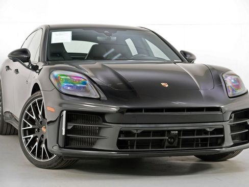Used 2025 Porsche Panamera 4S w/ Premium Package image 4