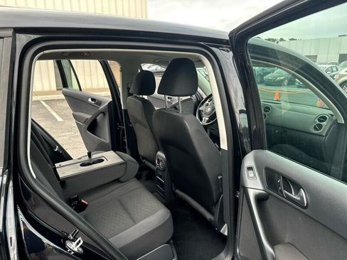 Used 2013 Volkswagen Tiguan S image 39