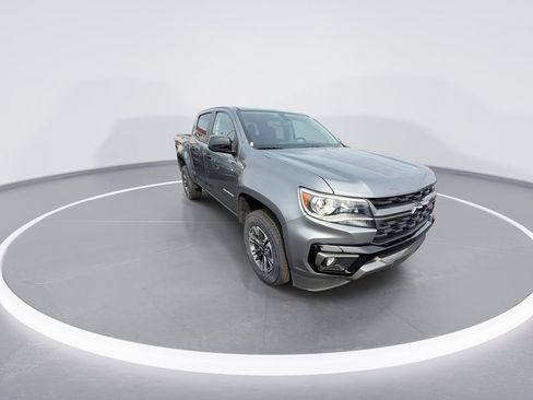 Used 2022 Chevrolet Colorado Z71 AWD/4WD image 2