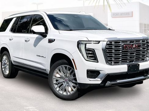 Used 2026 GMC Yukon Denali w/ Denali Reserve Package AWD/4WD image 1