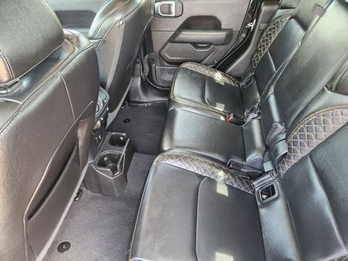 Used 2023 Jeep Gladiator Overland AWD/4WD image 39