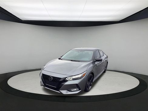 Used 2023 Nissan Sentra SR w/ Midnight Edition Package FWD image 4