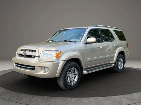 Used 2007 Toyota Sequoia SR5 RWD image 1