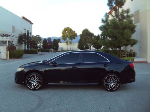 Used 2012 Toyota Camry LE image 7