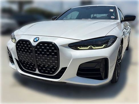 Used 2022 BMW M440i Coupe w/ Premium Package RWD image 2