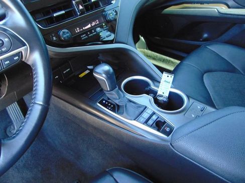 Used 2022 Toyota Camry XLE image 14