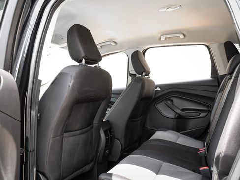 Used 2019 Ford Escape SE image 35